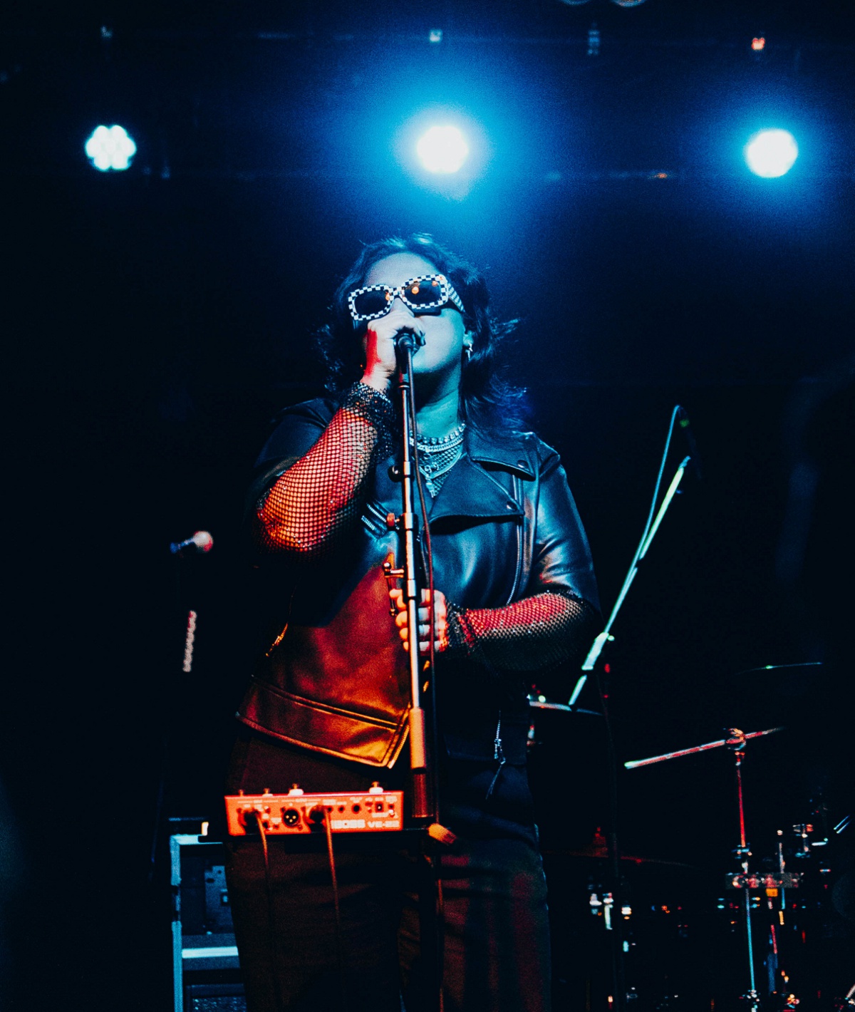 A Chance Encounter, A Lasting Sound: The Origins of Flowers at Her Feet